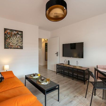 Staymoovers - Ladne Mieszkanie W Poblizu Energylandii - Parking Zator Bagian luar foto