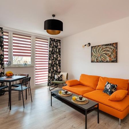 Staymoovers - Ladne Mieszkanie W Poblizu Energylandii - Parking Zator Bagian luar foto